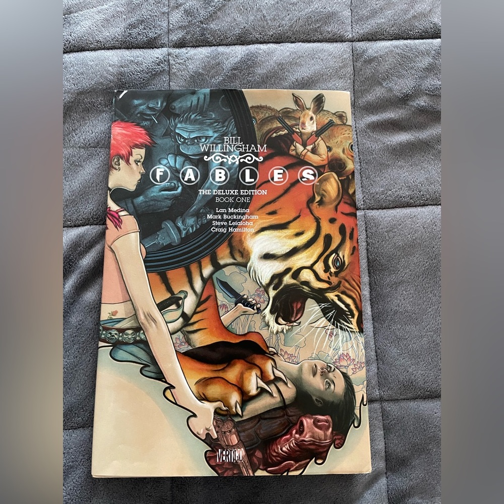 FABLES The Deluxe Edition Book One